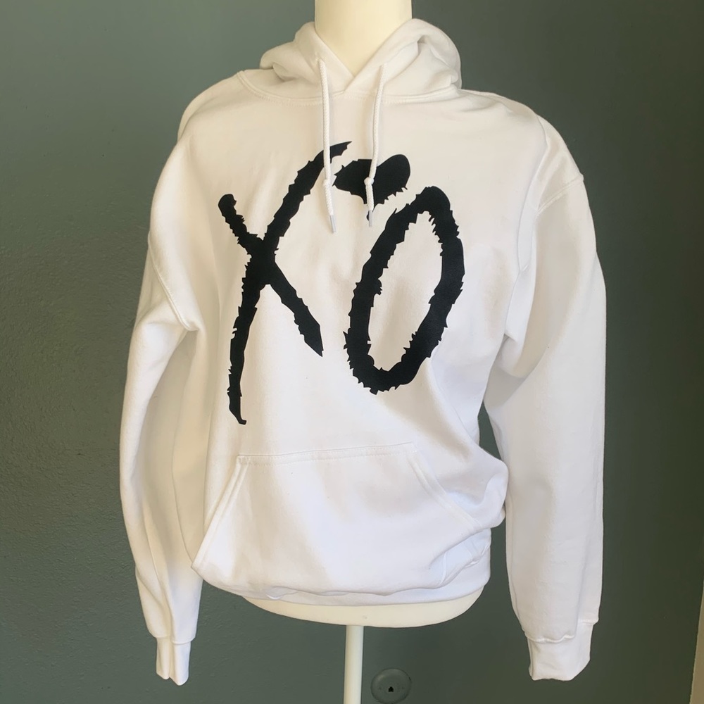 XO- The WEEKEND pull over sweatshirt GILDAN